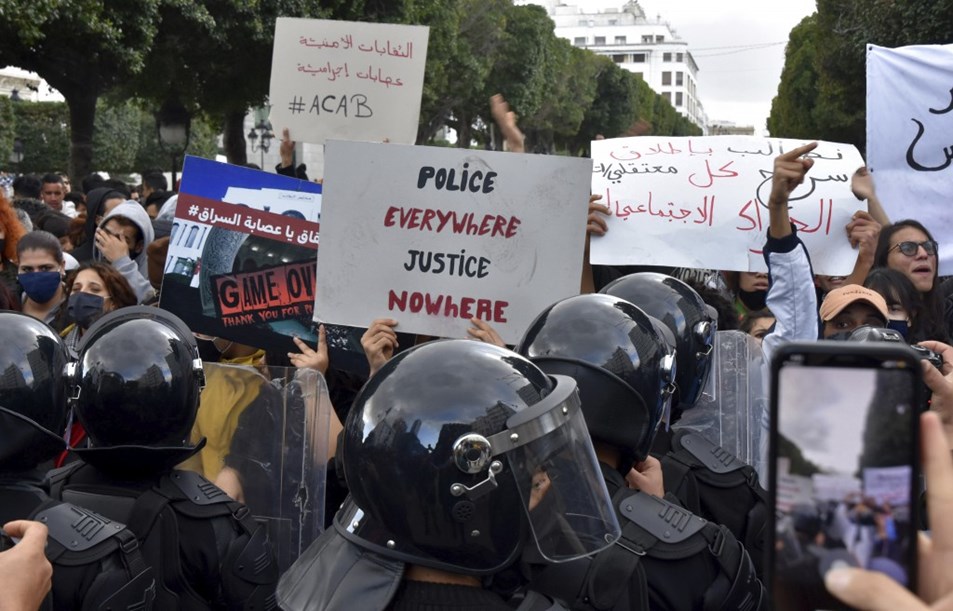 Tunisia’s “Al-Ahyaa Al-Sha’Biya”: Socioeconomic Grievances, Mobilisation, and Repression